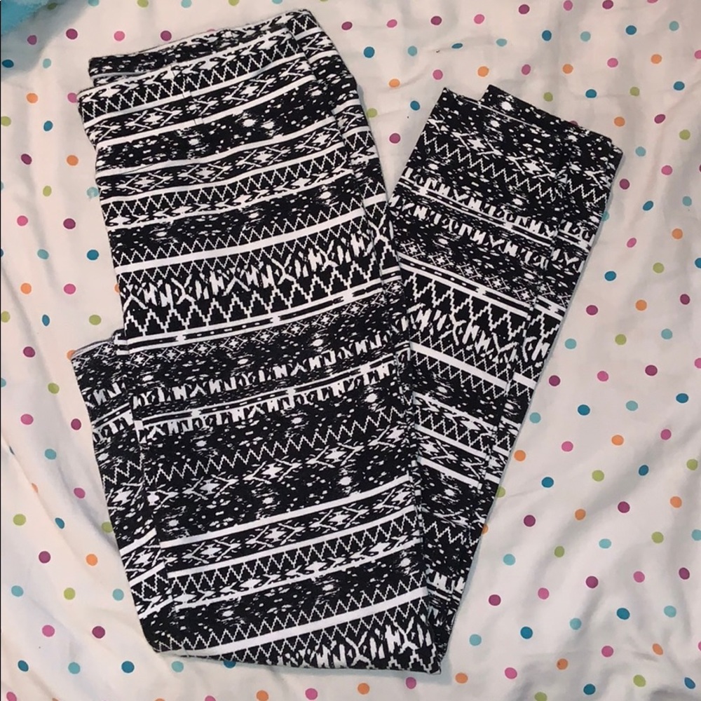 Black and White Patterned Express Leggings